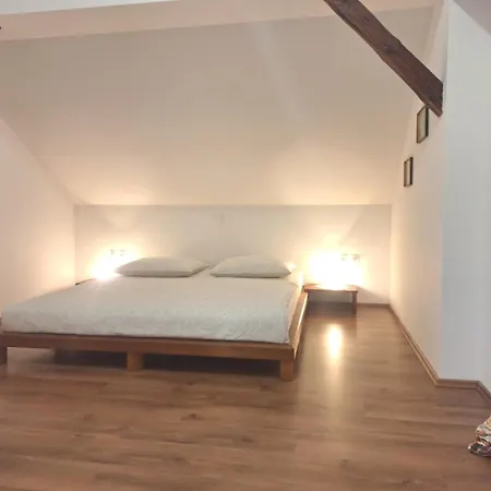 Apartma Marija شقة *